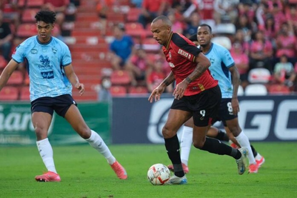เชียงรายยูไนเต็ดพ่ายเมืองทองยูไนเต็ด 2-1