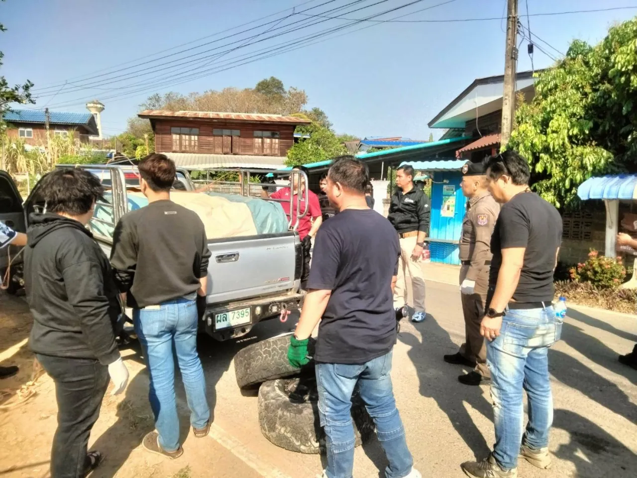 ตำรวจเชียงรายสกัดขบวนการค้ายา ยึดยาบ้า 8 ล้านเม็ด คนร้ายหลบหนี