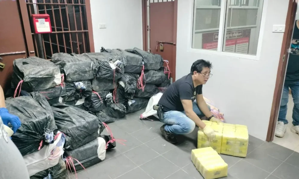 ตำรวจเชียงรายสกัดขบวนการค้ายา ยึดยาบ้า 8 ล้านเม็ด คนร้ายหลบหนี