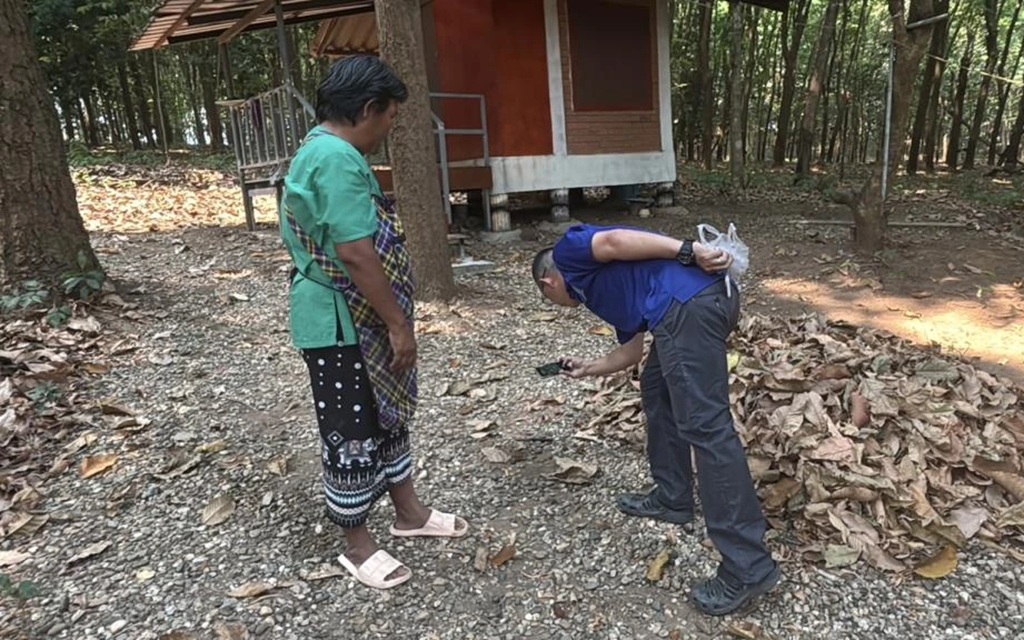ตำรวจเร่งล่าตัวคนร้ายแทงหญิงที่วัดรัศมีมณีโชติ บ้านดู่ เชียงราย