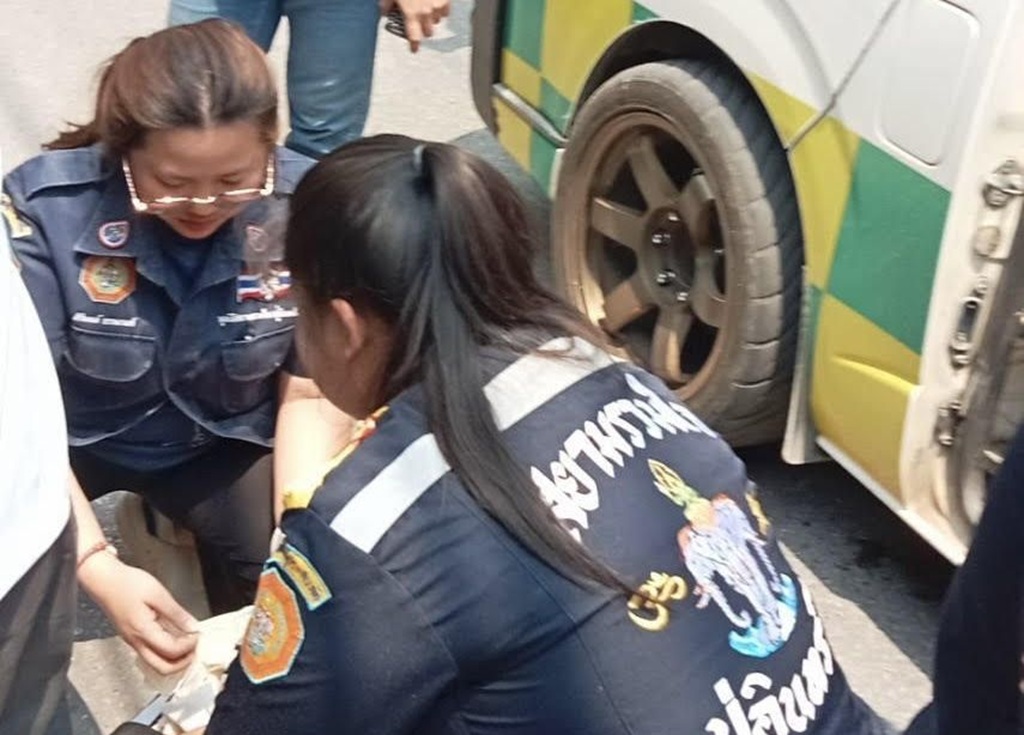 อุกอาจโจรบุกเดี่ยว! ปาดคอแม่ค้าร้านขายของชำวัย 71 ปี ‘หวังชิงสร้อยทอง’