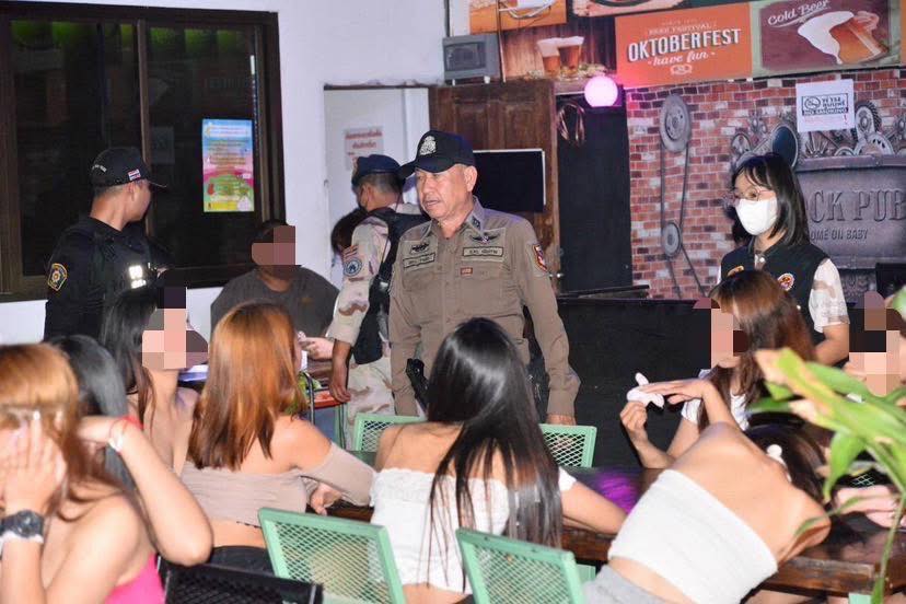 เชียงรายบุกทลายสถานบันเทิง พบสาว 15 ปี คอยให้บริการลูกค้