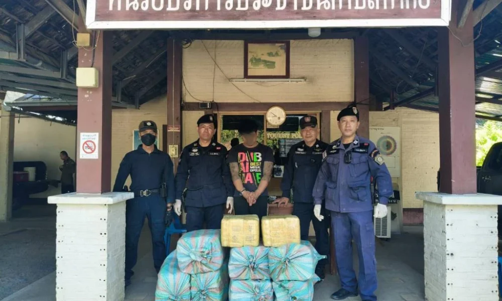 ตำรวจเชียงรายจับกุมคนขับรถบรรทุกขนยาบ้าล็อตใหญ่กว่า 1.5 ล้านเม็ด ผ่านด่านตรวจทางหลวง 118