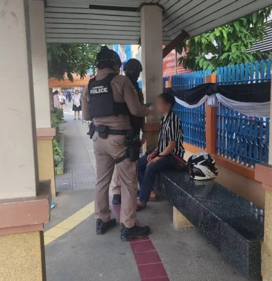ชายชาวลาวถูกจับกุมฐานสำเร็จความใคร่ต่อหน้าเด็กนักเรียนหญิง