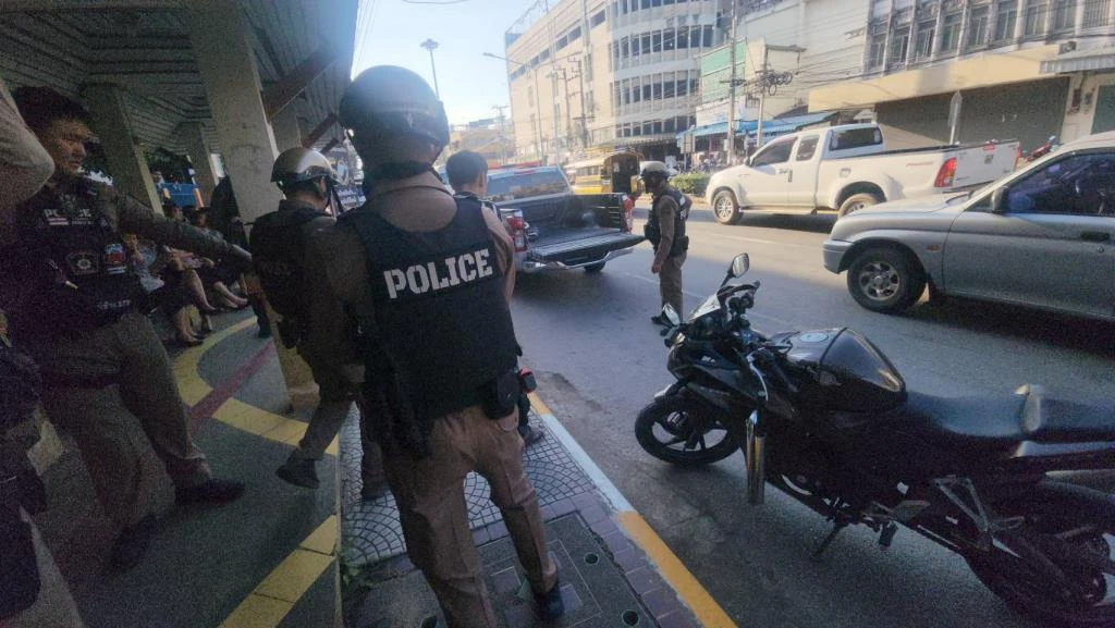 ชายชาวลาวถูกจับกุมฐานสำเร็จความใคร่ต่อหน้าเด็กนักเรียนหญิง